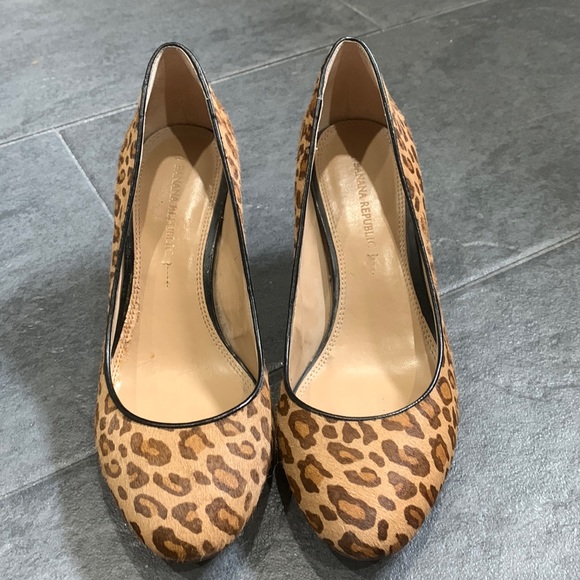 Banana Republic Shoes - Leopard heels